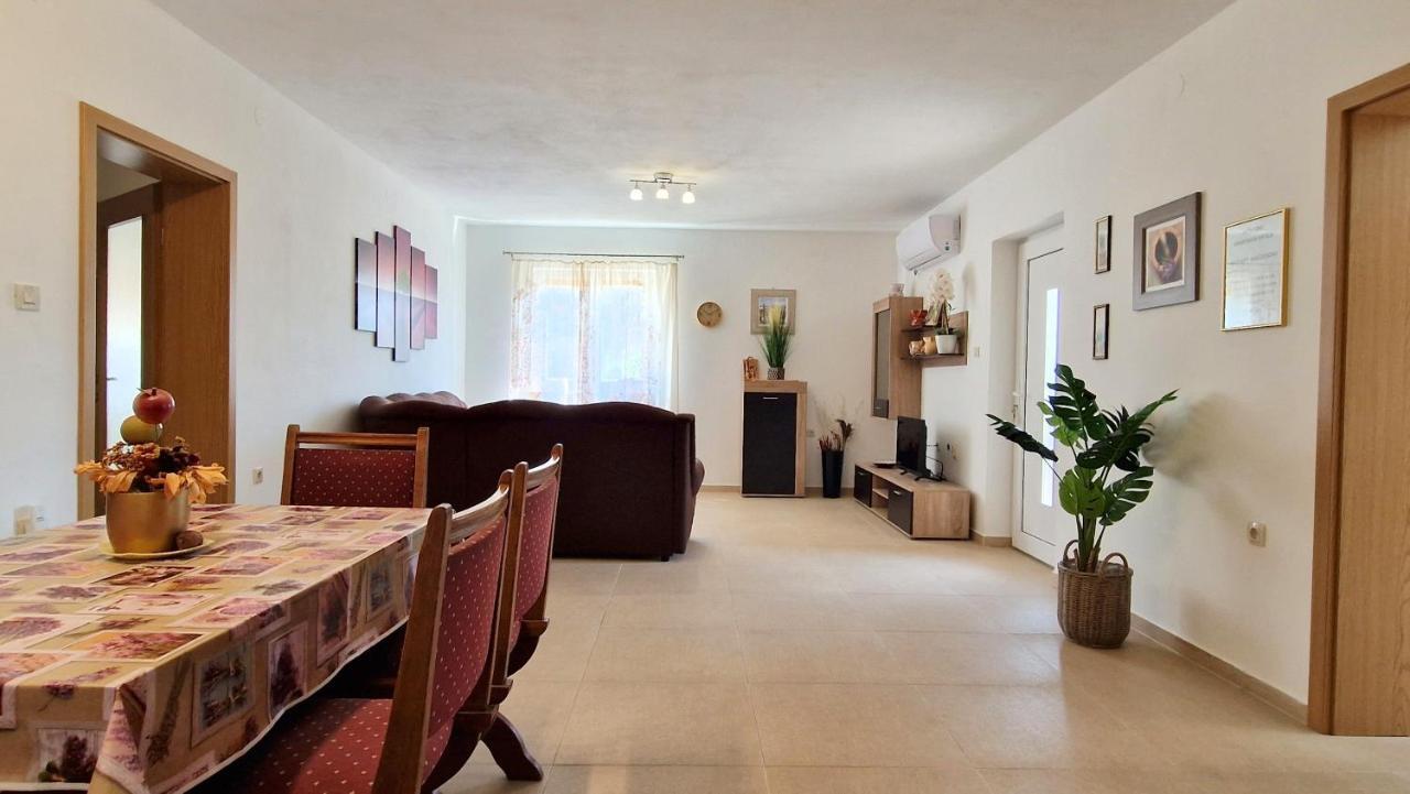 Apartment Katica Krk Town Exterior foto