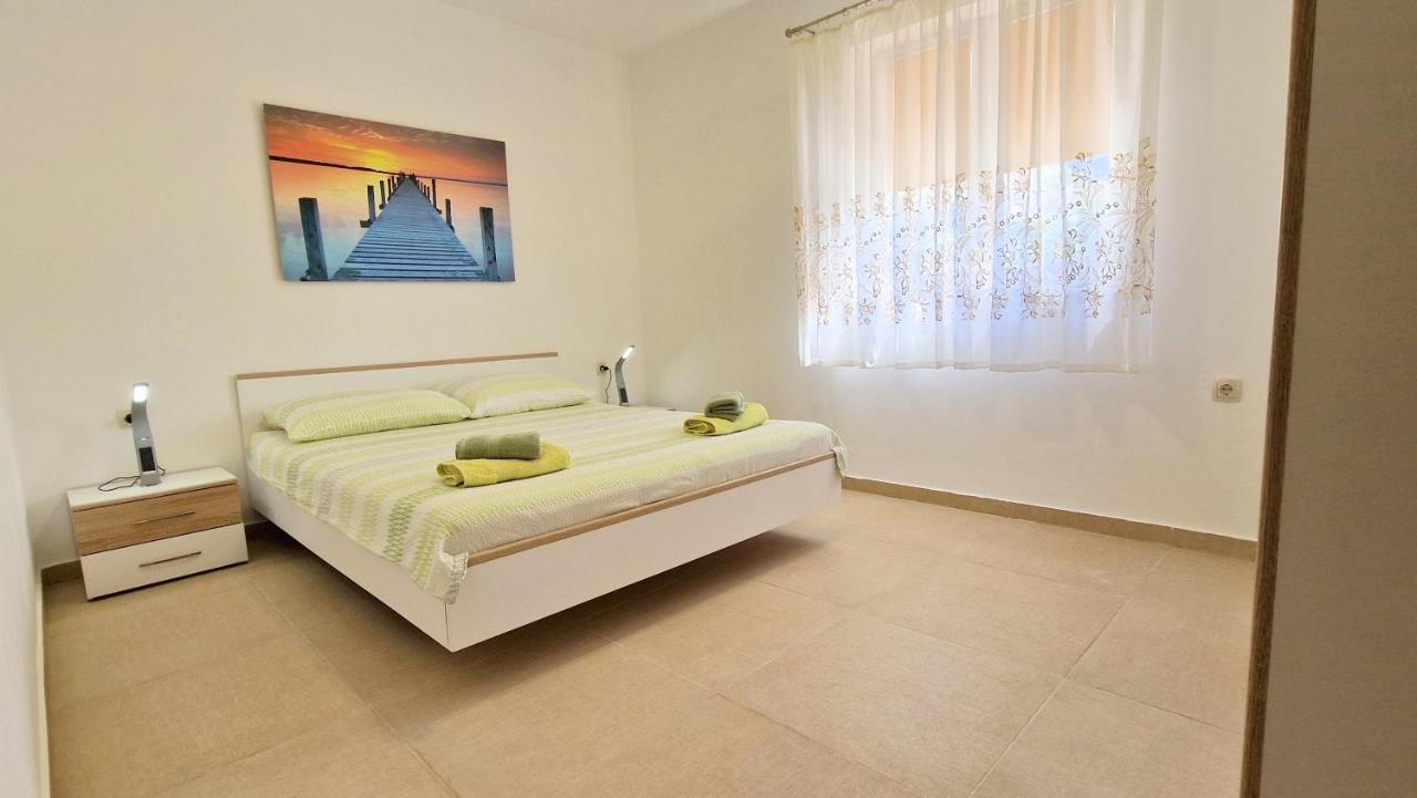Apartment Katica Krk Town Exterior foto